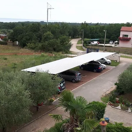 Adamovic Vendégház 3*